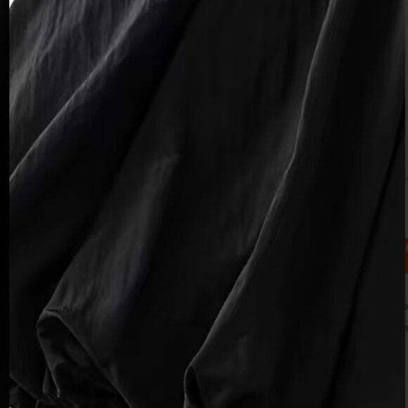 Women's Skirt with a Volume Silhouette Size: L - Picture 7 of 8